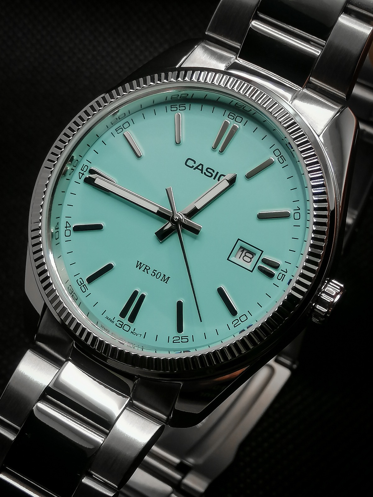 [CASIO Review] MTP-1302PD-2A2V “Tiffany Blue” — old shapes in a popular color