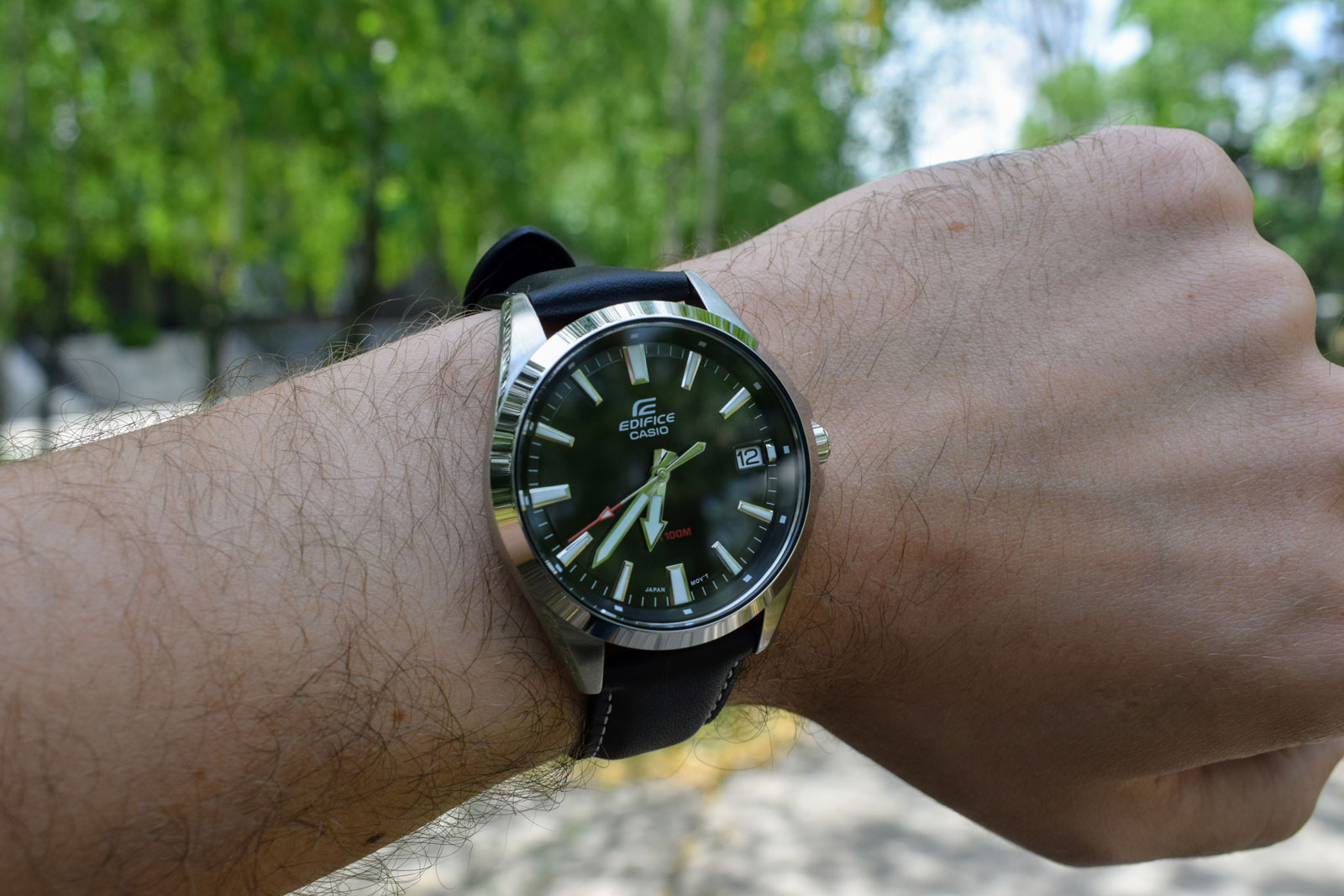 [Edifice Review] EFV-100L-1A — Compact Time-Only Watch